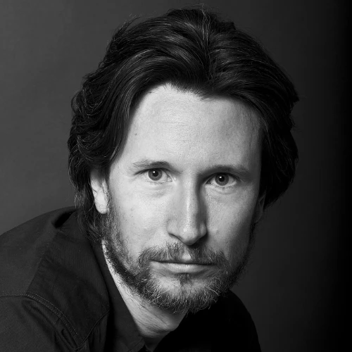 Jonathan Aris