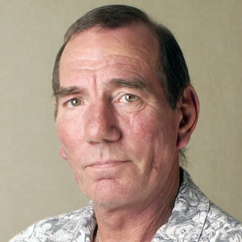 Pete Postlethwaite