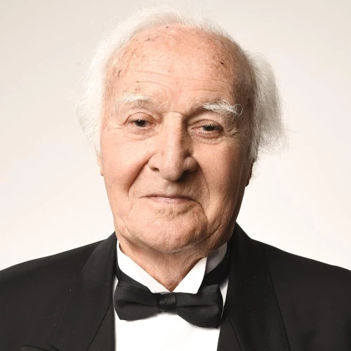 Robert Loggia